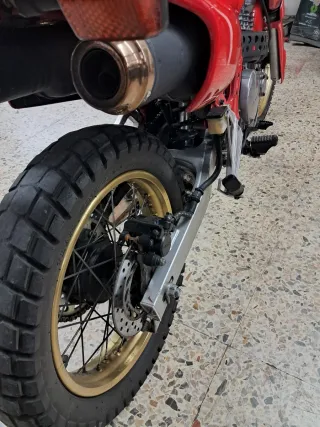 Honda Dominator NX650 con 12.500 km.