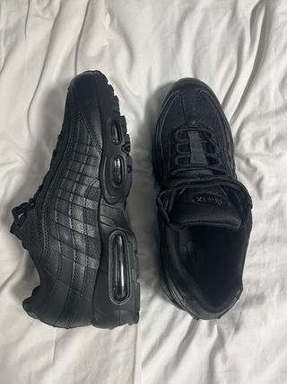 Nike Air Max 95 Negras Talla 42