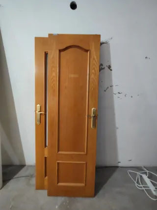 Puerta de madera interior