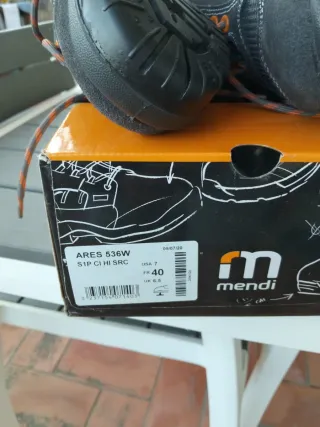 Zapatos de seguridad Mendi nuevos talla 40