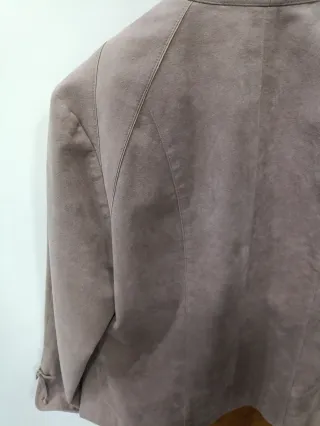 Chaqueta ante beige T.40-42 impecable
