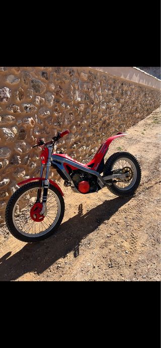 Moto Trial Gas Gas Roja