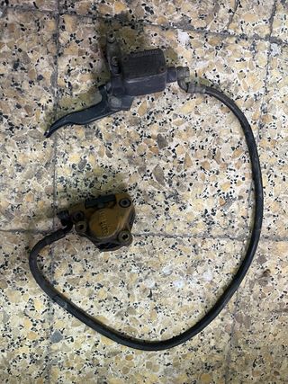 Pinza y bomba freno delantera Aprilia SR Ditech