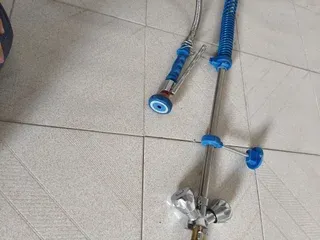 Fregadero industrial inoxidable con grifo