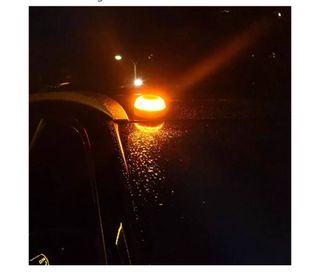 Luz de emergencia intermitente amarilla
