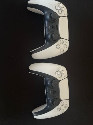 Consola Playstation 5 + 2 Controles