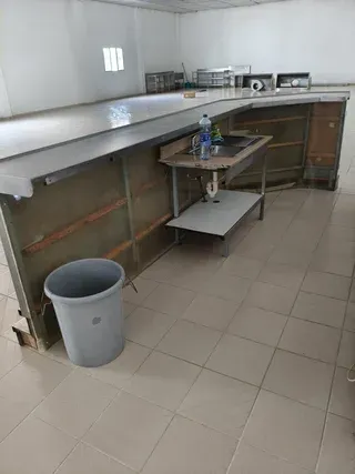 Barra de bar de acero inoxidable con fregadero
