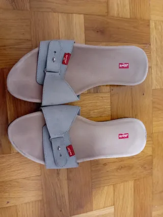 Sandalias Levi's piel