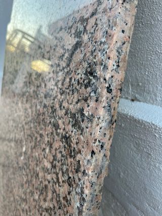 Pieza de granito rosado