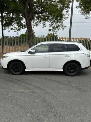 Mitsubishi Outlander 2014