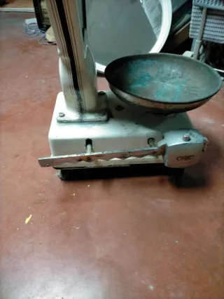 Báscula antigua de cocina
