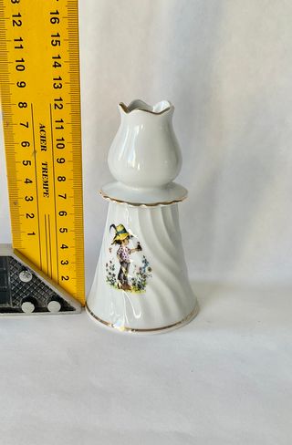 Candelabro porcelana niña