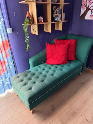 Sillón de tela verde