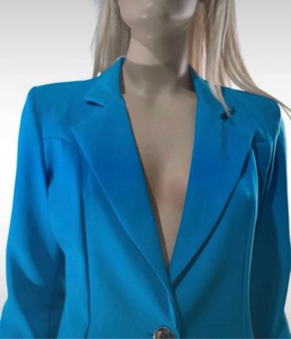 Giacca lunga Chiaretta blu con spilla piuma