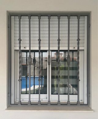 Rejas de hierro macizo para ventanas y puerta
