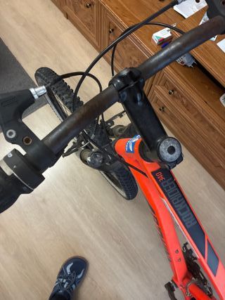 Bicicleta BTwin Naranja a Reparar