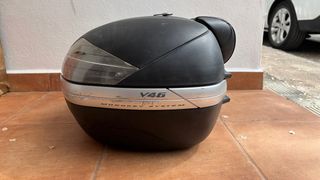 Baúl Givi V46 Monokey con respaldo