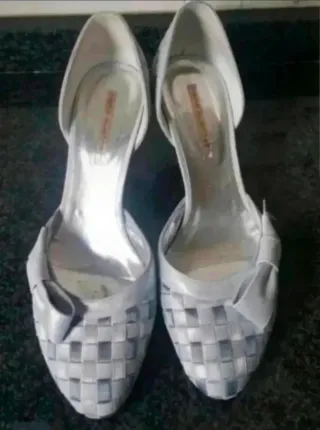 Zapatos de tacón N° 38 plateados