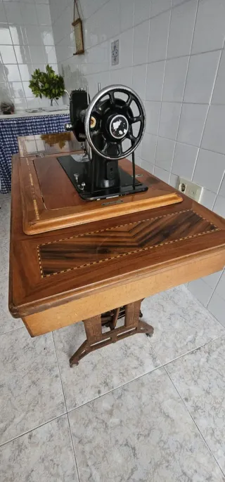 Máquina de coser Sigma antigua