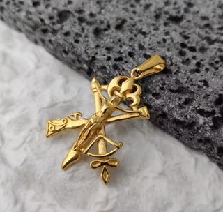 Colgante del Cristo Legionario de Oro Chapado