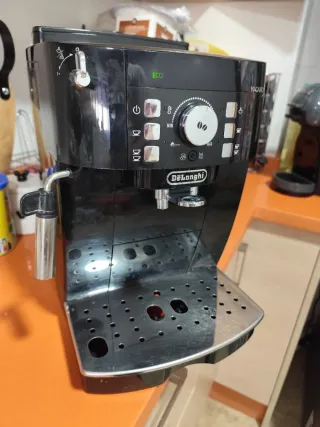 Cafetera DeLonghi Magnifica S Negra