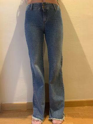 Pantalón tejano acampanado Renatta&Go T-32