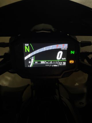 Kawasaki Z650 Naked Negra y Verde