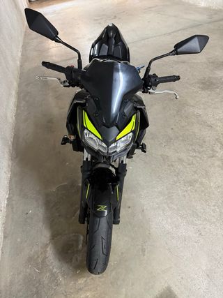 Kawasaki Z650 Naked Negra y Verde
