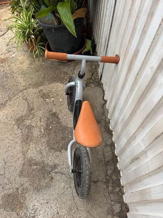 Bicicleta correpasillos infantil