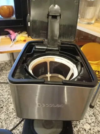 Cafetera de goteo Cecotec plateada