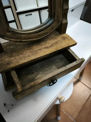 Mini tocador de madera con cajón