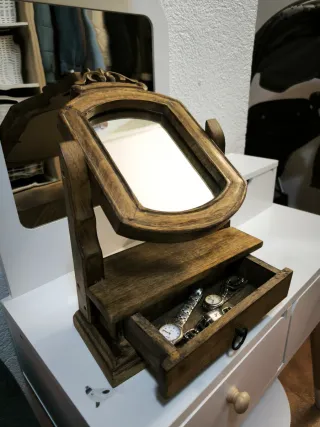 Mini tocador de madera con cajón