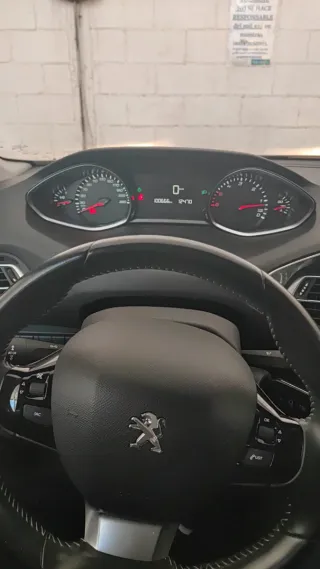 Peugeot 308 2016