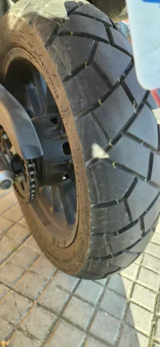 Moto Naked Verde