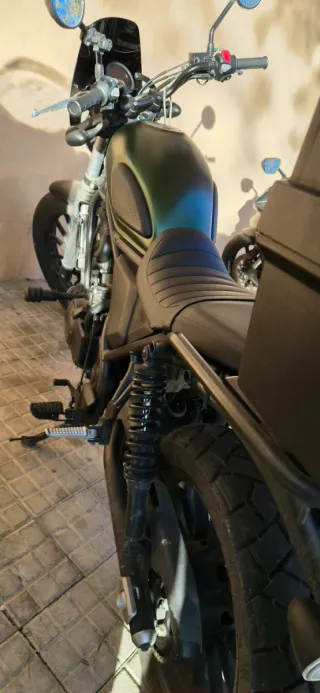 Moto Naked Verde