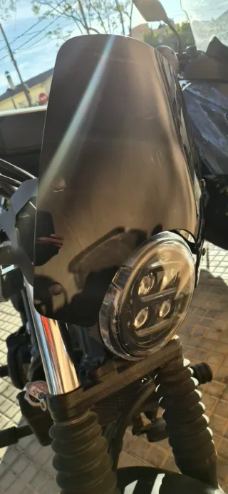 Moto Naked Verde
