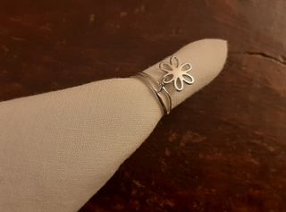 Anello Lindt con charm fiore