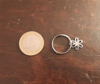 Anello Lindt con charm fiore