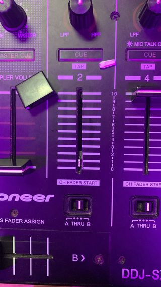 Controladora DJ Pioneer DDJ-SX