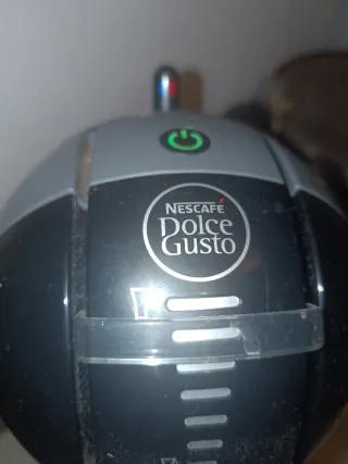 Cafetera Dolce Gusto Delonghi Negra