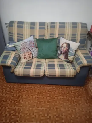 Sofá de 2 plazas a cuadros