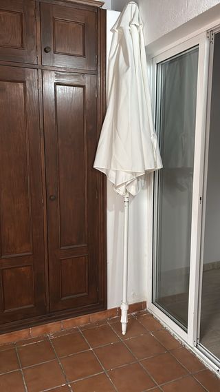 Sombrilla exterior blanca