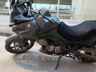 Suzuki V-Strom 650 Adventure 2006 Negra