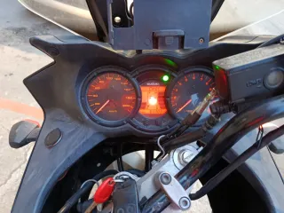 Suzuki V-Strom 650 Adventure 2006 Negra