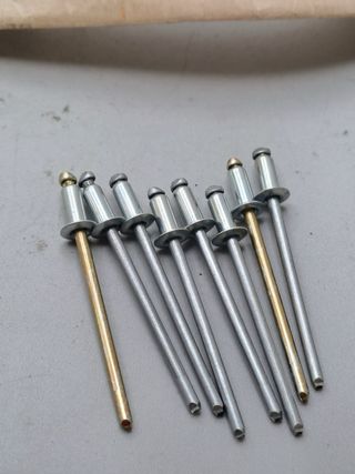 RA608176 8 x Remaches MGB