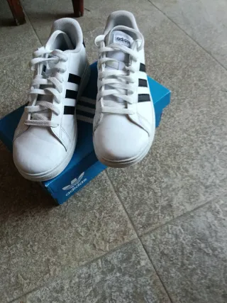 Adidas Gran Court Blancas Talla 40