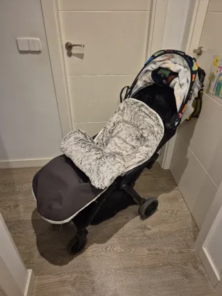 Silla de paseo Kinderkraft Happy Shapes