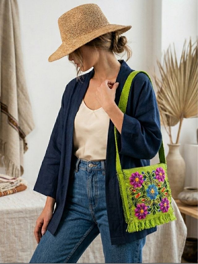 Bolso ayacuchano bordado