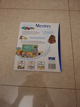 Juguem a Mestres / Playing to Be Masters (Catal...