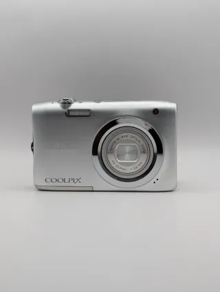 Cámara Nikon Coolpix A100 Plata